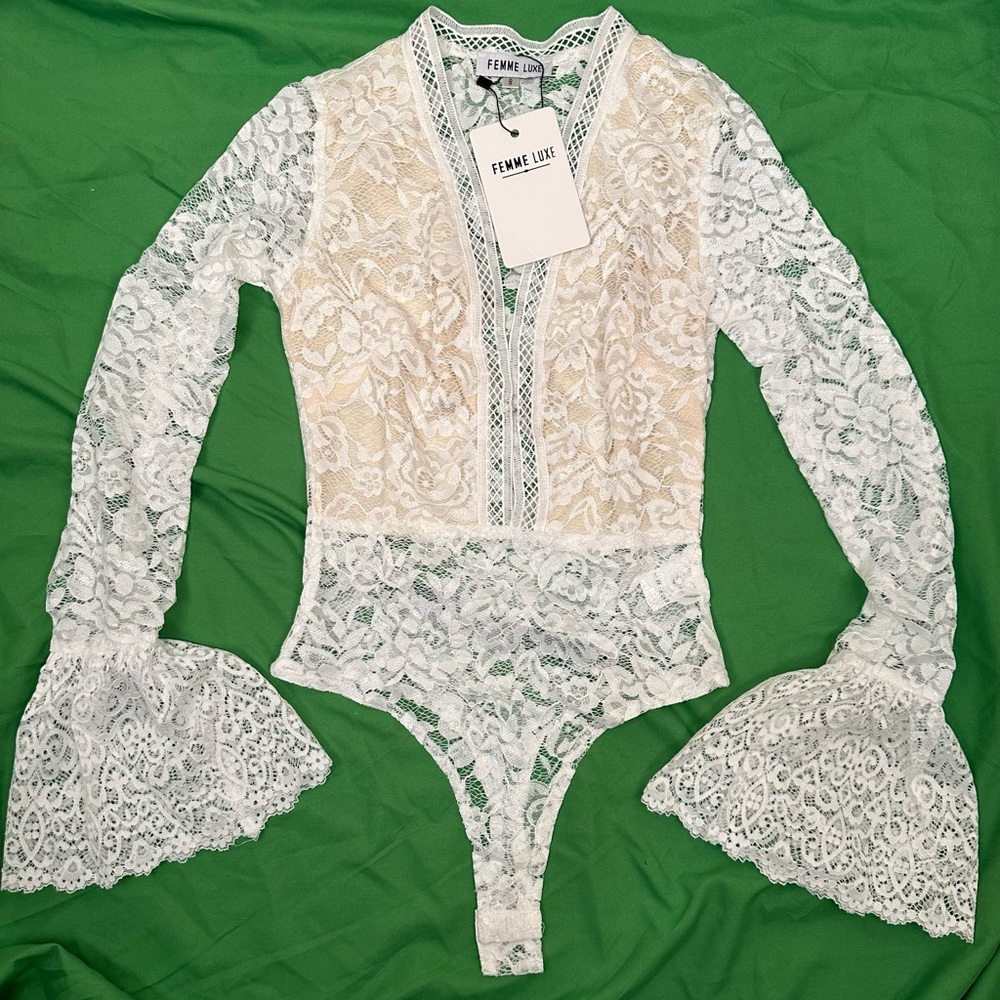 White Sexy Scalloped Plunging Neck Long-sleeve Lace Bodysuit - Picture 5 of 5